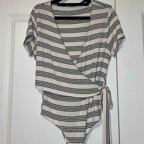 Fashion Nova Bodysuit - Picture 3 of 3